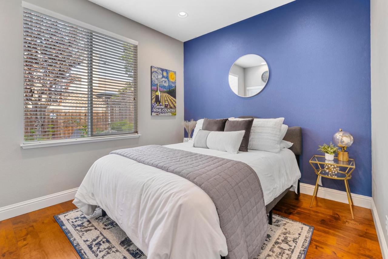 Brand New Listing - Windsor “Winetopia” Getaway Экстерьер фото